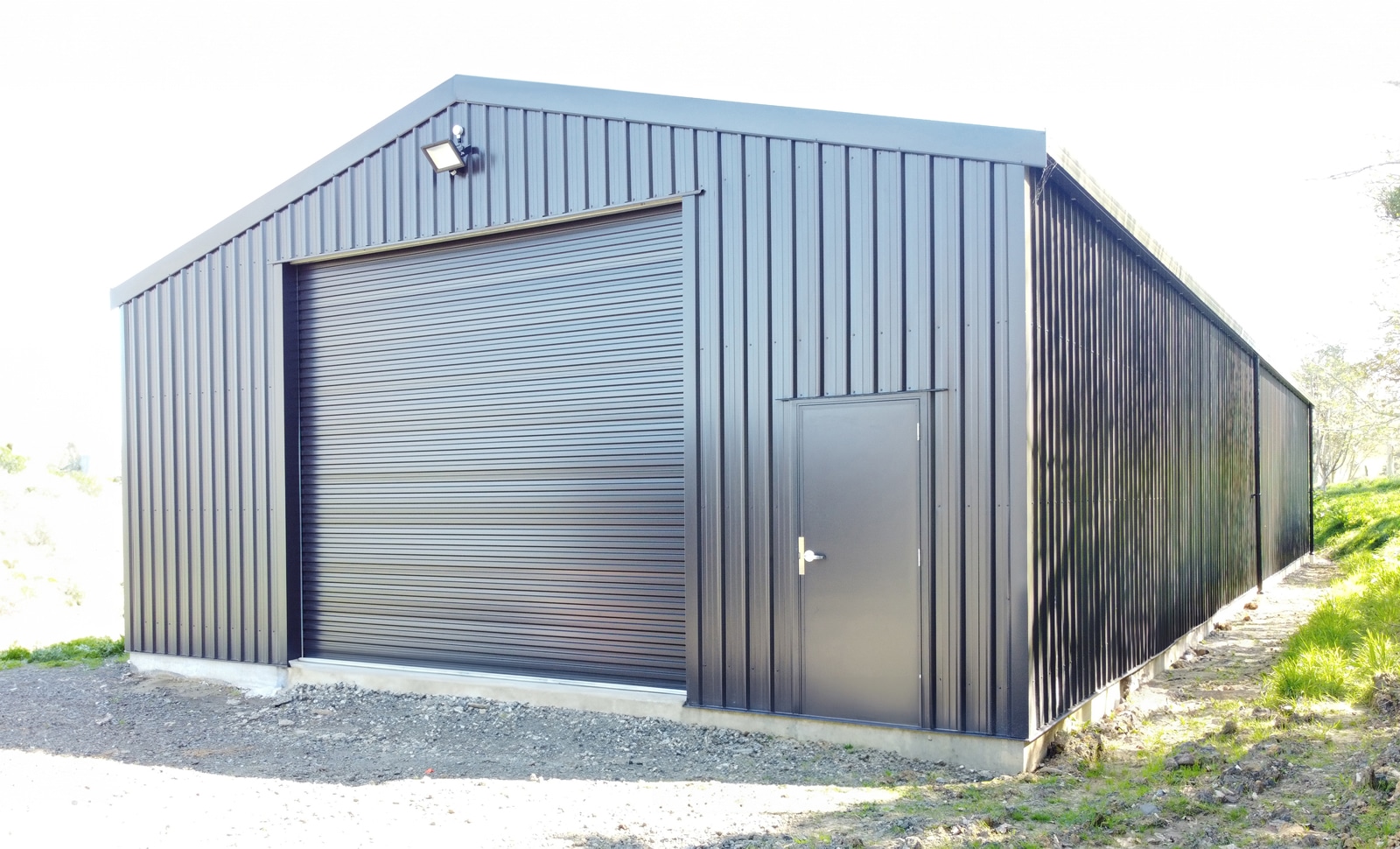 Garage + workshop 225m2